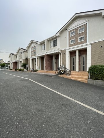 ローザ・アルベロＢ棟の駐車場