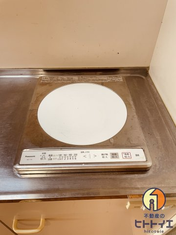 グラン・セラーノのキッチン|コンパクトなキッチンで掃除もラクラク