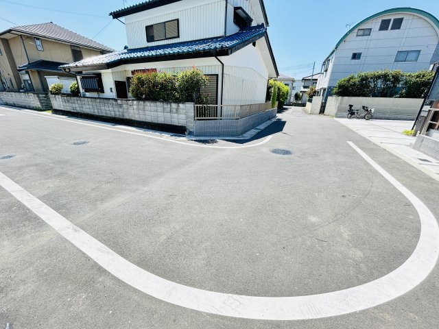 新築　前橋市上新田町全５棟　Blooming　Garden　１号棟の前面道路含む現地写真|現地写真　南側接道幅員約6ｍ