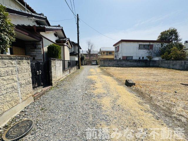 【土地】前橋市箱田町　約１３６坪の前面道路含む現地写真