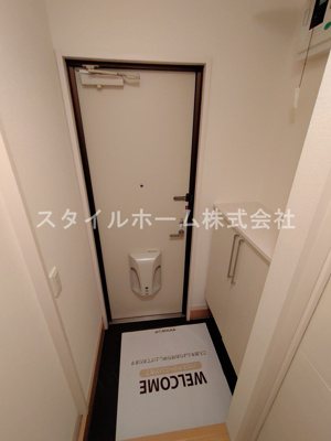 【玄関】 | Ｅｌｌｅ　Ｓｏｐｈｉａ　A棟 | イメージ写真です。