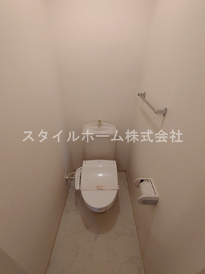 【トイレ】 | Ｅｌｌｅ　Ｓｏｐｈｉａ　A棟 | イメージ写真です。