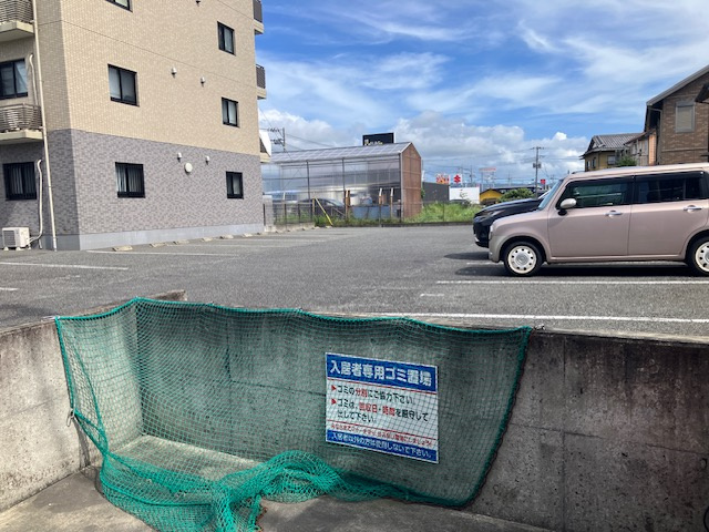 ミクアルトの駐車場