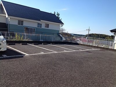 【駐車場】 | レオパレスParadiso | 画像5