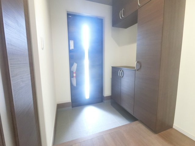 上峰町坊所　第9の玄関|シューズ収納スペースも備えられた玄関です♪