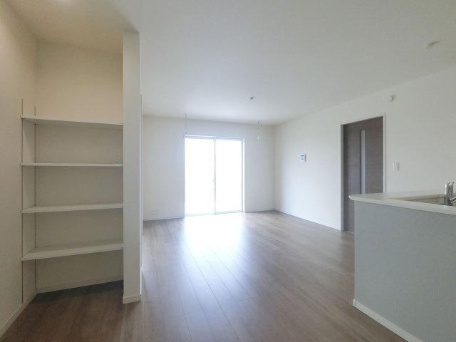 上峰町坊所　第9の居間・リビング|家族が集まる中心となるリビング・ダイニング。団らんする姿が浮かびますね♪