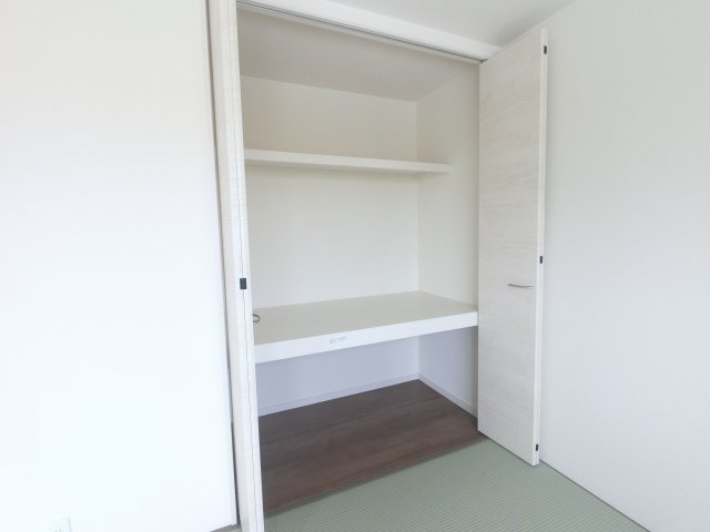 上峰町坊所　第9の収納|和室には段有りクローゼットがあります♪お客様用の布団収納などにも便利ですね♪