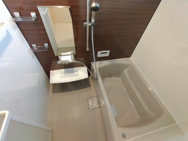 神戸市長田区平和台町１丁目のアパートの浴室|追い焚き機能付き