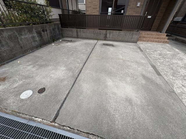 柚垣様戸建Ⅱ　A棟の駐車場
