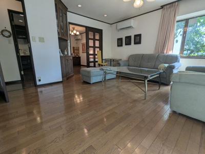 【居間・リビング】 | 日の峰３丁目　中古戸建