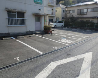 【駐車場】