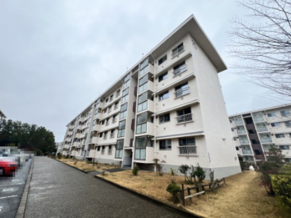 狩口台住宅25号棟の外観