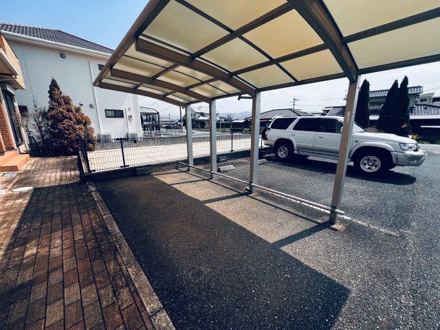 トゥインクルリトルスターのその他共用部分|駐車場です。