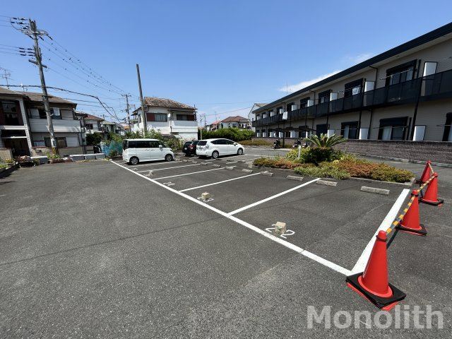 アンプルール光明池の駐車場