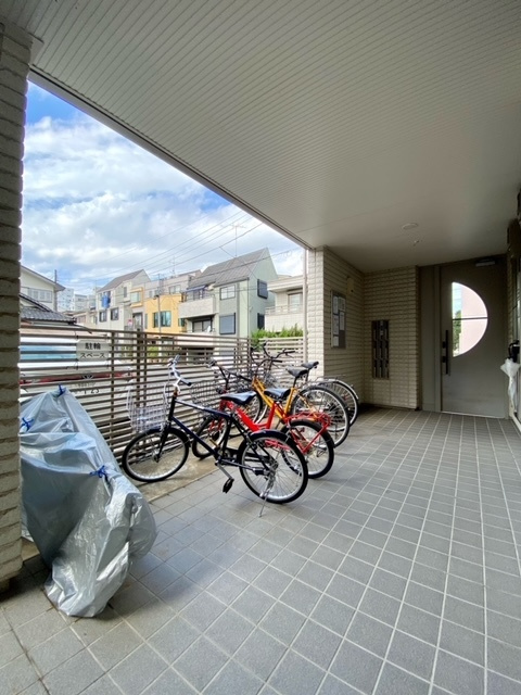 ピアチェーレのその他共用部分|★敷地内屋根付き駐輪場★