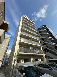 【外観】 | 2025年6月完成！鉄筋コンクリートの9階建て新築マンションです♪2沿線利用可能な「登戸」駅まで徒歩9分！通勤通学・お買物にも便利な立地♪