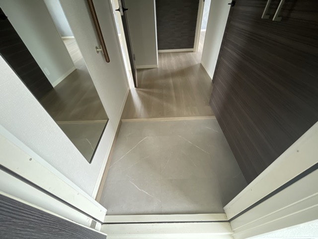 メゾンさつきの玄関