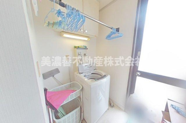 ６４７１９　揖斐郡揖斐川町上野中古戸建ての脱衣所