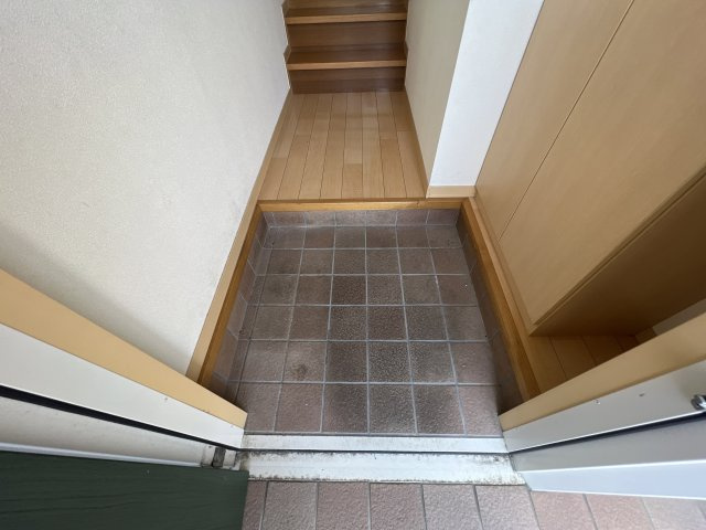 シャーメゾン苅屋の玄関