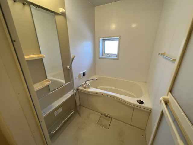 シャーメゾン苅屋の浴室