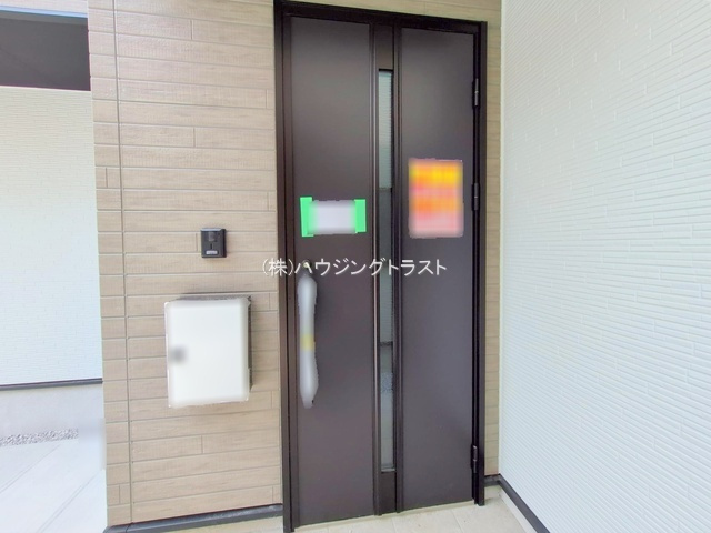 仲介手数料無料　KIS所沢市寿町2期・新築全2棟の玄関