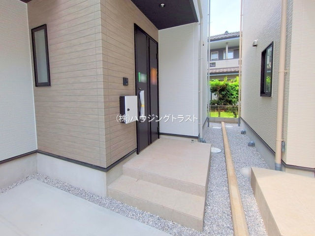 仲介手数料無料　KIS所沢市寿町2期・新築全2棟の玄関