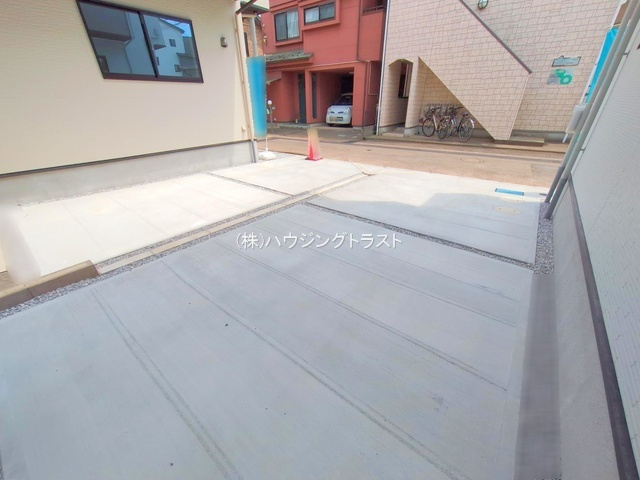 仲介手数料無料　KIS所沢市寿町2期・新築全2棟の駐車場