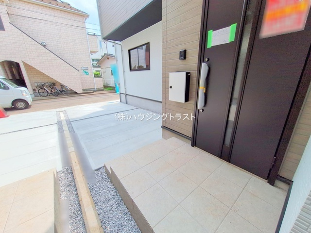 仲介手数料無料　KIS所沢市寿町2期・新築全2棟の玄関