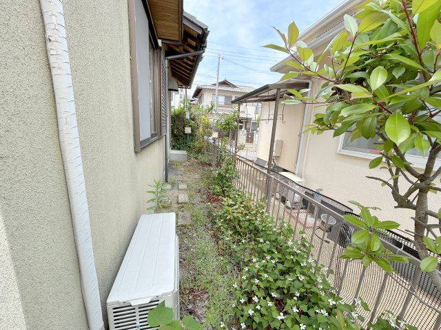 生駒白庭台賃貸住宅の庭