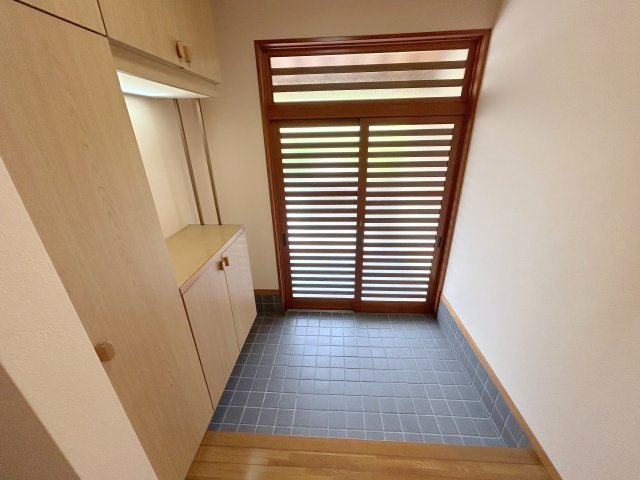 生駒白庭台賃貸住宅の玄関