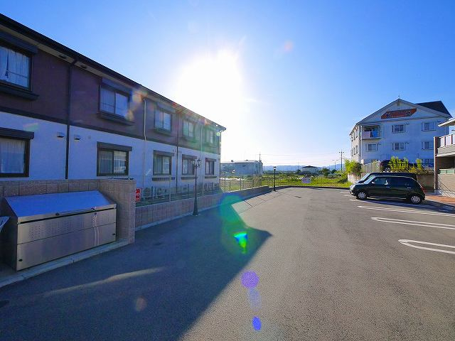 ユイットの駐車場|駐車スペースもあります