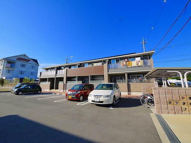 ユイットの駐車場|駐車場があるので、車を買う予定の方も安心です