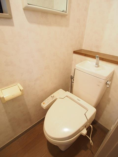 高田２丁目戸建のトイレ|清潔感のあるトイレです