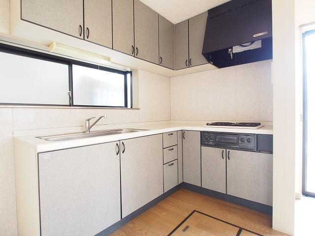 高田２丁目戸建のキッチン|使いやすいキッチンです