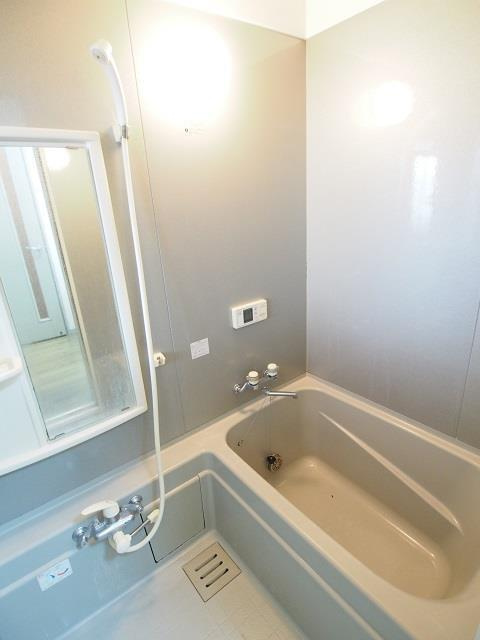 高田２丁目戸建の浴室|コンパクトで使いやすいお風呂です