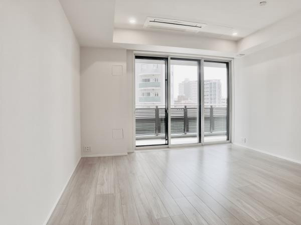 港区六本木３丁目の賃貸マンションの居間・リビング