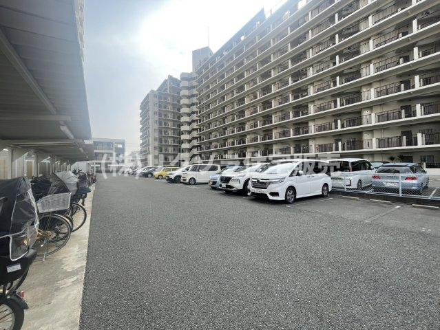 香里グランド日光ハイツの駐車場|■物件内覧・資金計画相談・住宅ローン相談、リフォーム相談、お問合せ受付中■
※当日・翌日のご内覧、ご相談はお電話でのお問合せがスムーズです！
