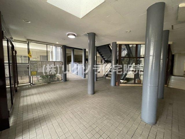 香里グランド日光ハイツのエントランス|■物件内覧・資金計画相談・住宅ローン相談、リフォーム相談、お問合せ受付中■
※当日・翌日のご内覧、ご相談はお電話でのお問合せがスムーズです！