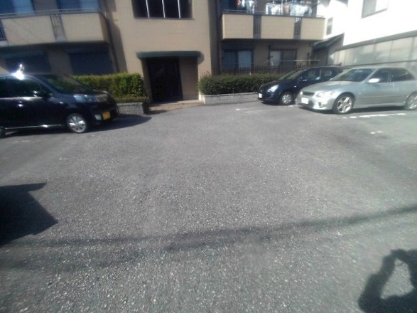 グランシード寿の駐車場