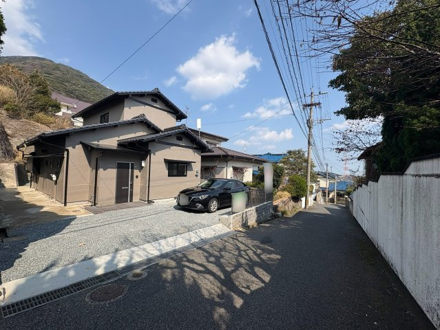 RESET HOUSE－リセットハウス－小倉南区葛原2丁目の外観|駐車場は2台！
【小倉南区・リノベーション中古戸建】