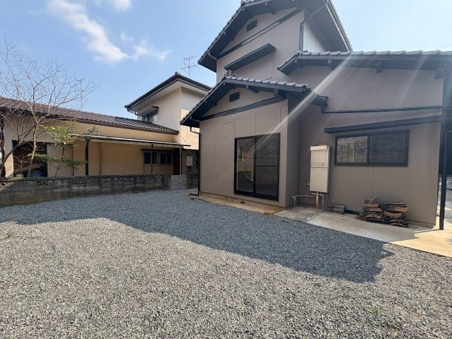 RESET HOUSE－リセットハウス－小倉南区葛原2丁目の外観|お家の裏にはお庭スペースも！！ご自由に使えます♪
【小倉南区・リノベーション中古戸建】