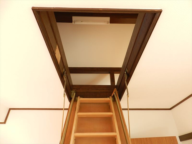 【収納】 | 階段を上っていきます