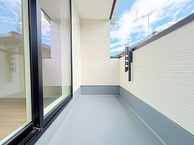 取手市台宿2丁目24-1期　新築戸建て　1号棟のバルコニー|お布団やラグなどの大きな物も干しやすい広々としたバルコニー！