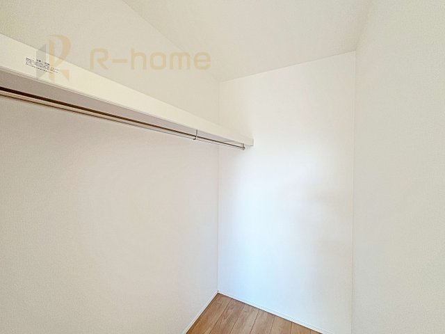 取手市台宿2丁目24-1期　新築戸建て　1号棟の収納|人気のウォークインクローゼット！アウター類はもちろん、季節ものや寝具も収納できます！