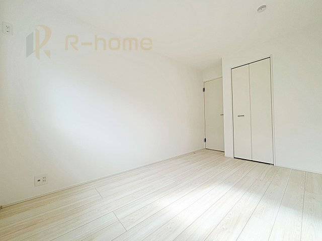 取手市台宿2丁目24-1期　新築戸建て　2号棟の洋室|どんな部屋家具も合わせやすいシンプルな洋室！
たっぷりの日差しと心地よい風が舞い込む住まい♪