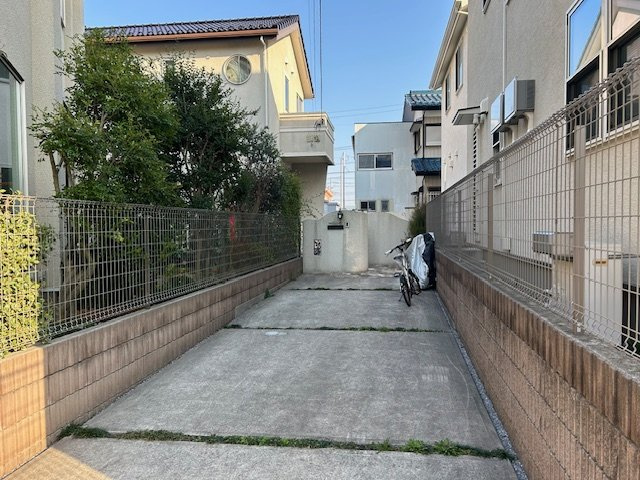 【駐車場】