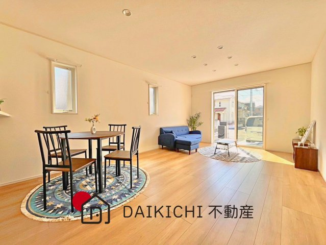 【居間・リビング】 | 鴻巣市宮前　中古戸建