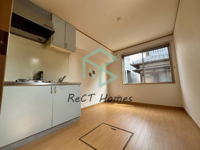 リースランド北条宮の町 B棟の居間・リビング