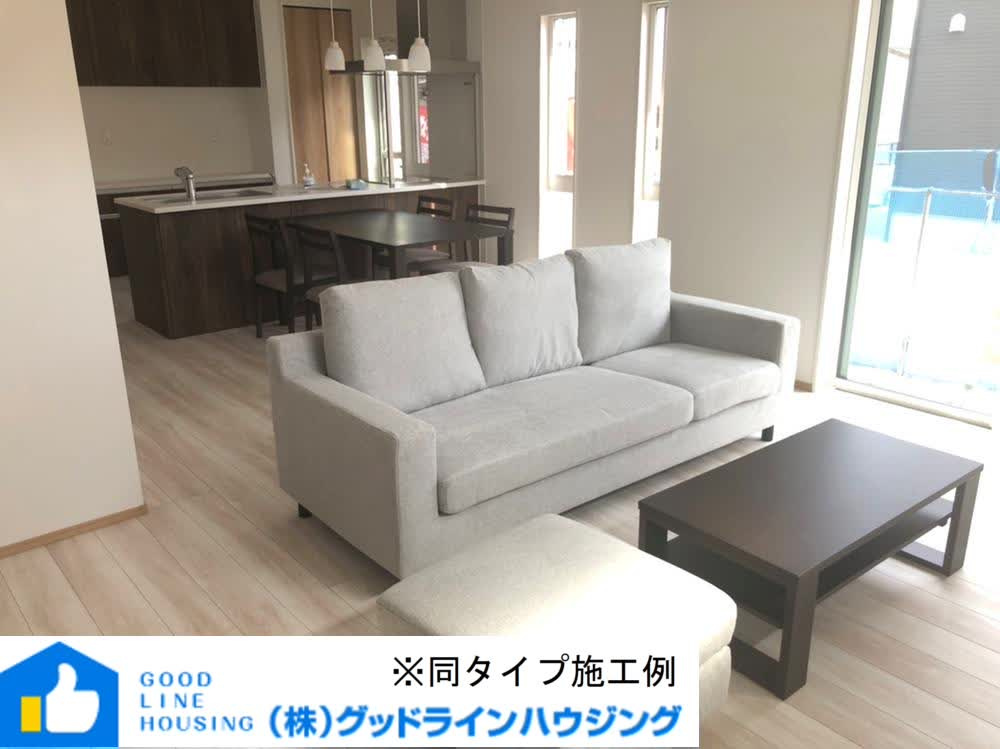 小野市王子町4－2号棟の居間・リビング