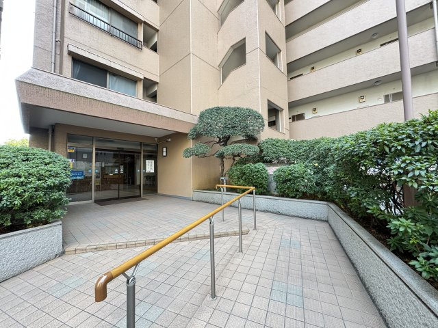 浜町グランドハイツのエントランス